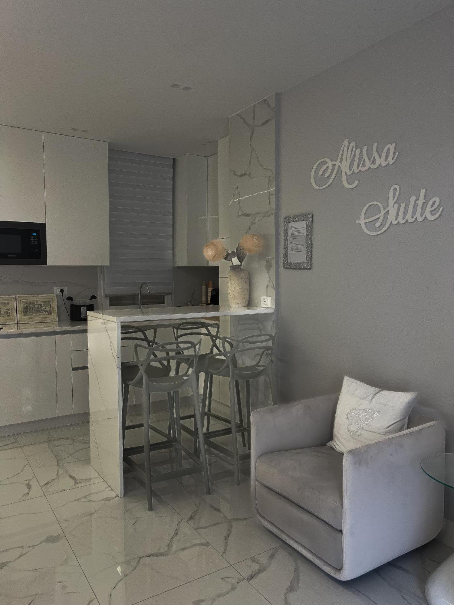 Alissa Suite Рим Екстериор снимка